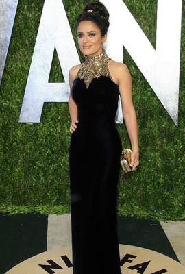 Los mejores y peores vestidos de Salma Hayek en los Oscar - Vive USA