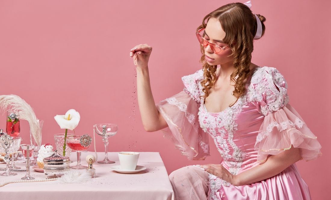 Estilo Coquette: la moda de los moños y el color rosa viral en redes