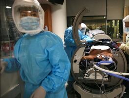 Video. Pelea en hospital por intento de familia de sacar cadáver con Covid