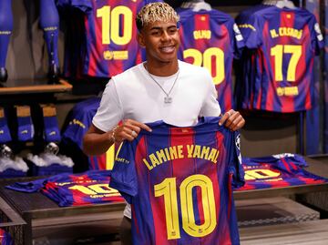 Lamine Yamal hereda el 10 del Barcelona: “Seguiré el camino de Messi y Ronaldinho”