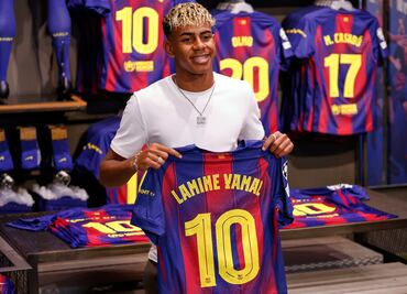Lamine Yamal hereda el 10 del Barcelona: “Seguiré el camino de Messi y Ronaldinho”