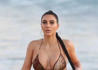 Kim Kardashian y el bikini metálico con el que lució su figura 'irreal'