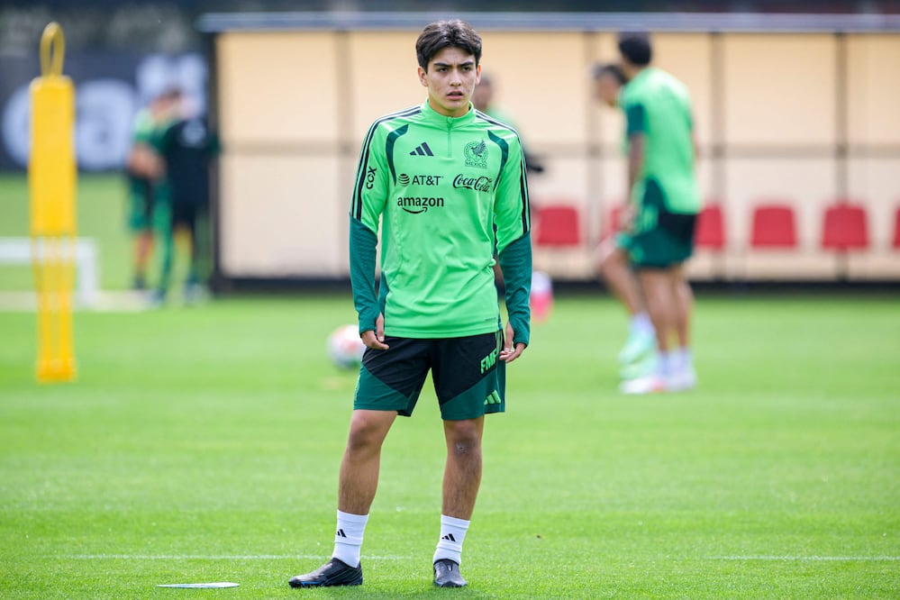 ¿se va a Europa? Gilberto Mora vuelve a estar en la mira de Real Madrid y Barcelona tras su gol con México. (Photo by Alfredo ESTRELLA / AFP)