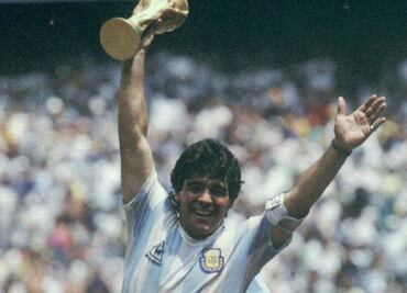 ¿De qué murió el futbolista Diego Armando Maradona?