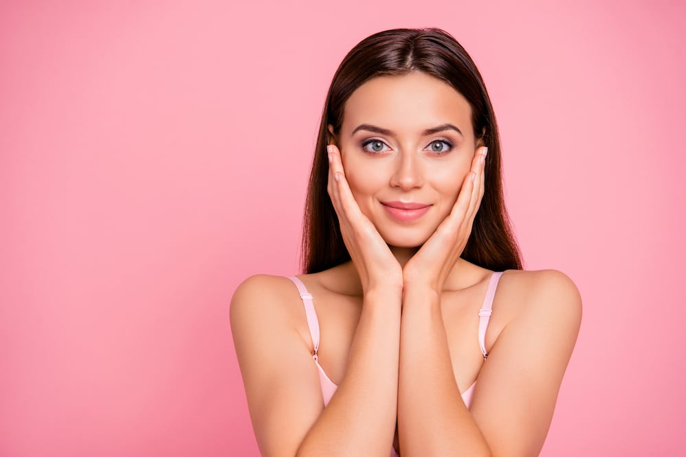 Evita estos alimentos para reducir la inflamación del rostro y mejorar la salud de la piel, según expertos. Foto: iSTOCK-Deagreez