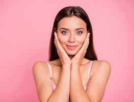 Evita estos alimentos para reducir la inflamación del rostro y mejorar la salud de la piel, según expertos