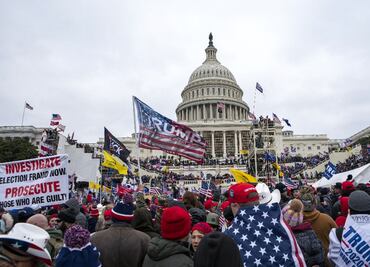 Mujer que murió baleada en el Capitolio era seguidora de Trump: medios