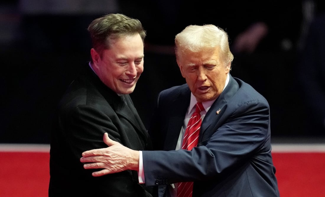 Trump llama “loco” a Elon Musk y amenaza con quitarle contratos millonarios Foto: AP