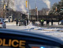 Detienen en Canadá a un grupo de manifestantes con armas de fuego