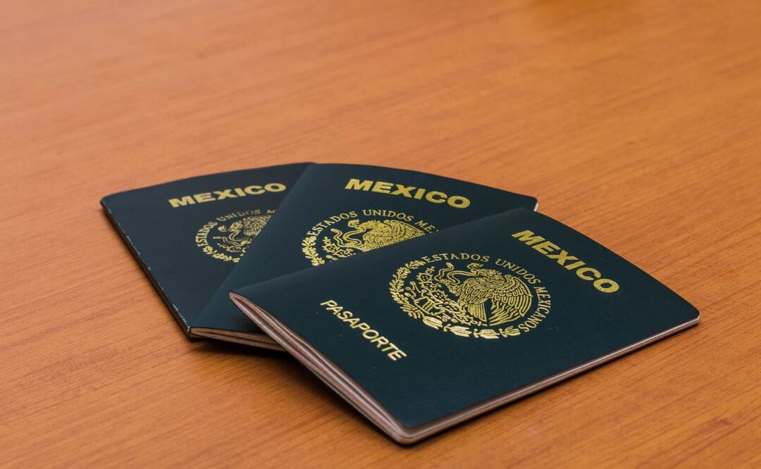 La SRE dio a conocer una lista de oficinas para tramitar el pasaporte mexicano que estarán cerradas por la tormenta tropical Hilary. Foto: iStock / Josue Uh