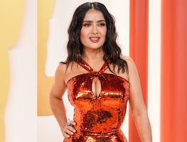 Salma Hayek muestra 5 bikinis en tendencia para lucir espectacular este verano
