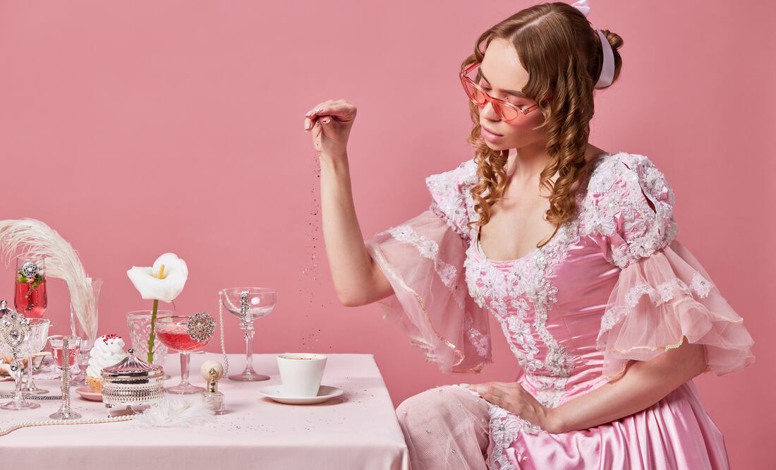 Coquette: ¿Qué significa? ¿Qué es el estilo Coquette y por qué es tendencia? iStock/Anton Vierietin
