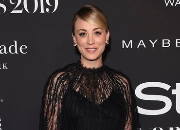 Kaley Cuoco conquista Los Ángeles con vestido de encaje y transparencias