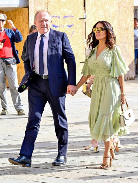 Salma Hayek y el vestido con el que acaparó miradas durante una boda en Italia