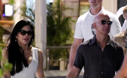 Novia de CEO de Amazon luce minivestido durante vacaciones de lujo