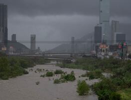 "Alberto" azota el noreste de México con lluvias torrenciales y fuertes vientos; Nuevo León, en alerta máxima