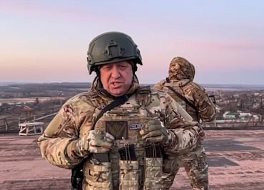 Milicia Wagner acusa a Putin de bombardear sus bases; llama a la sublevación