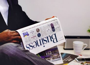 Demandan a empresario de NY por acoso sexual; pedía fotos de empleadas en lencería