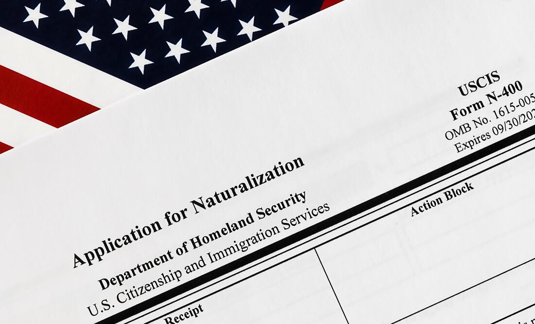 USCIS/ iStock/Ivan Martynov