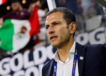 Jaime Lozano gana la Copa Oro, pero su futuro como entrenador de México es incierto.