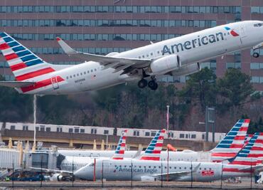 Hospitalizan a 8 personas por turbulencia en vuelo de American Airlines