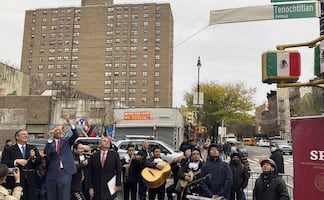 Nueva York rinde homenaje a mexicanos; nombra calle México-Tenochtitlan Avenue