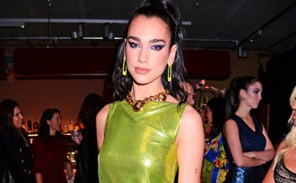 Dua Lipa impone tendencia con minifalda tableada de 'infarto' en yate