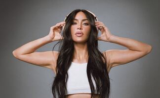 Kim Kardashian seduce en ropa interior y mini cintura para nueva campaña