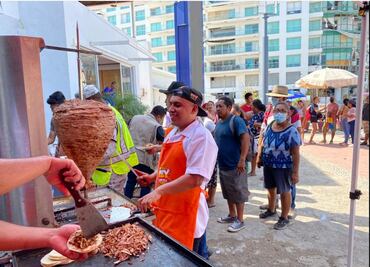 Taquería de la CDMX lleva 3 mil tacos a damnificados de Acapulco por huracán Otis. VIDEO