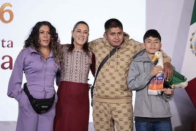 ¡De las calles a Palacio Nacional! El pato Merlín conquista a Claudia Sheinbaum