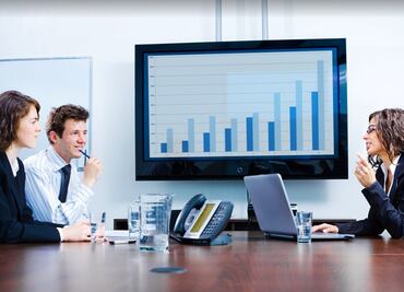 Ser mujer y latina significa cobrar casi la mitad en EU