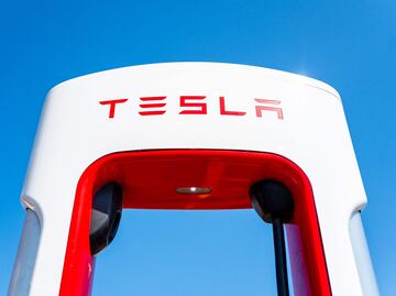 Cuatro muertos en choque de vehículo Tesla en Francia