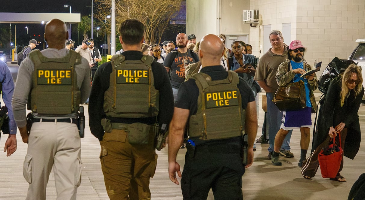 Se casaron… y días después ICE la detuvo: arrestan a esposa de militar en Estados Unidos. Foto:David Grunfeld/The New Orleans Advocate vía AP