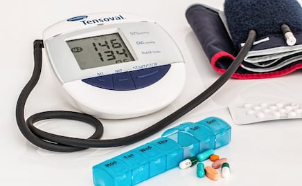 ¿Cómo medir la presión arterial desde casa, según Harvard?