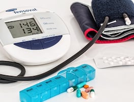 ¿Cómo medir la presión arterial desde casa, según Harvard?