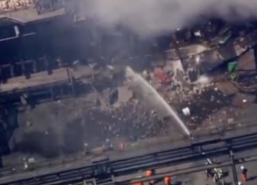 Explosión en planta de US Steel en Pensilvania: hay heridos y atrapados bajo escombros. IMÁGENES