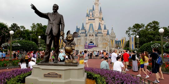 Hallan 4 muertos en una casa en el corazón de Disney World
