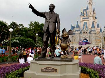 Hallan 4 muertos en una casa en el corazón de Disney World