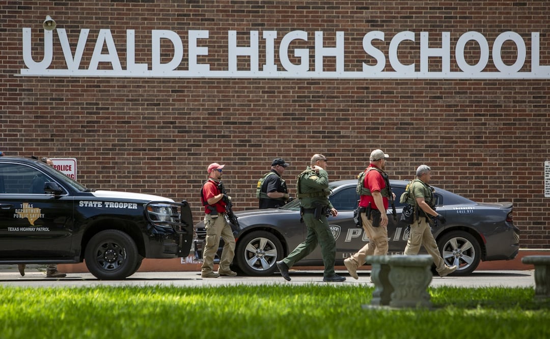 Arrestan a familiar de tirador de Uvalde por amenazar con nuevo tiroteo en primaria de Texas. Foto: AP