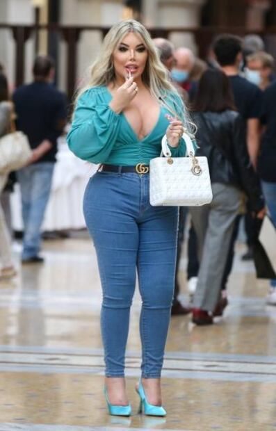 Rodrigo Alves presume transformación a ‘Barbie Humana’ en Milán 