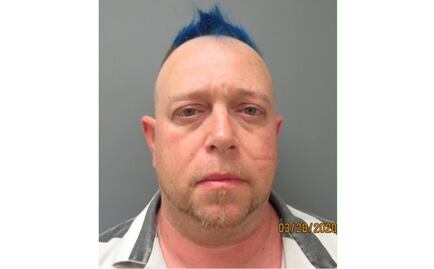 Arrestan a hombre por hacer fiesta durante cuarentena por coronavirus