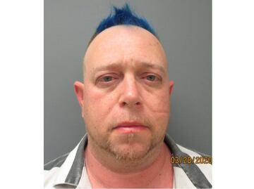 Arrestan a hombre por hacer fiesta durante cuarentena por coronavirus