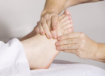 10 razones por las que se hinchan los pies