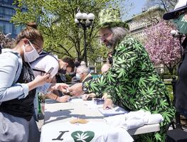 "Un porro por una vacuna", marihuana gratis para vacunados en NY