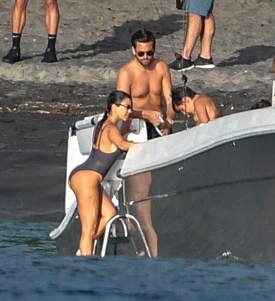Kourtney Kardashian vacaciona con Scott Disick, sin Sofia Richie 