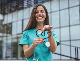 IMSS Bienestar lanza vacantes de enfermería con sueldos de hasta 24 mil pesos mensuales. Requisitos