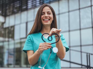 IMSS Bienestar lanza vacantes de enfermería con sueldos de hasta 24 mil pesos mensuales. Requisitos