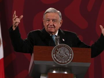 AMLO sugiere trasladar la Estatua de la Libertad a México por el caso Assange; "aquí sí hay libertad"