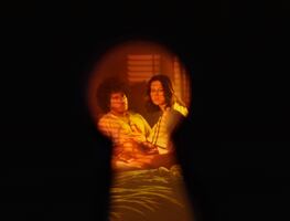 Selena Gomez y Benny Blanco sorprenden con un álbum romántico, "I Said I Love You First"