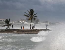 Huracán Beryl causa destrozos en el Caribe a su paso como categoría 5